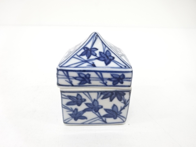  五世　乾山傳七造　染付　辻堂　香合